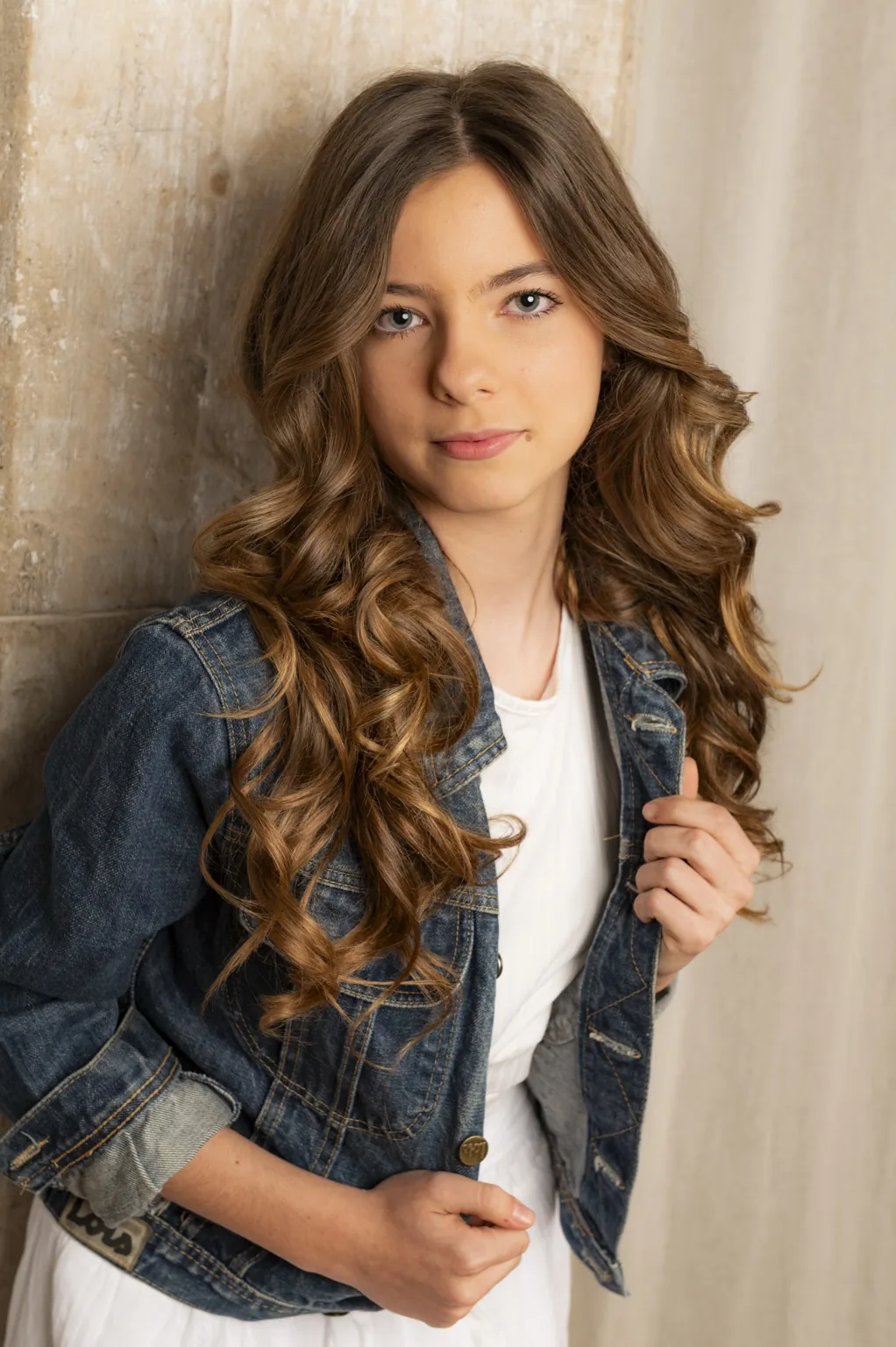 Maeva mannequin portrait casual veste en jean Valence